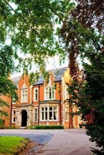 Best Western Oaklands Hall Hotel