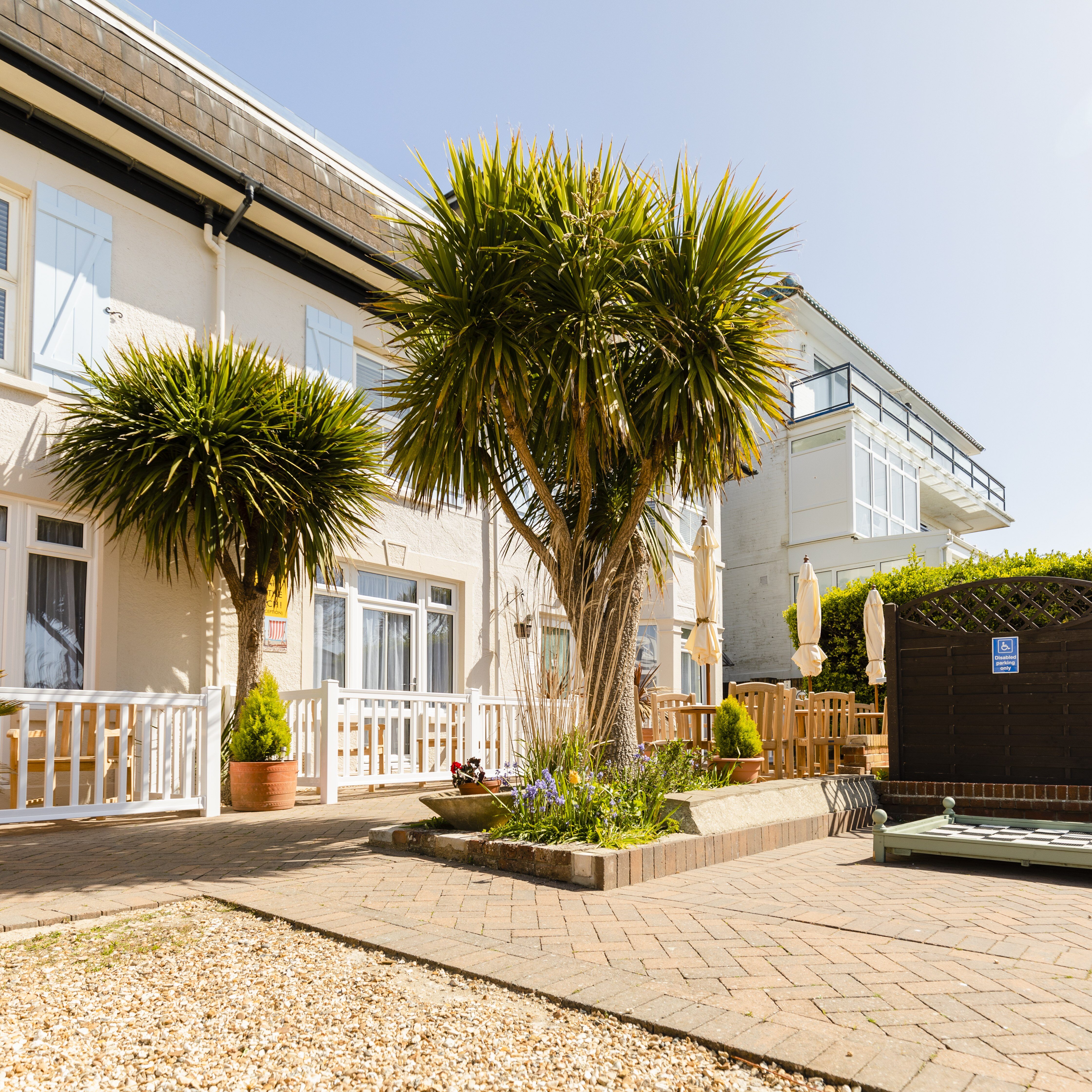 Beachcroft Hotel & Beach Hut Suites